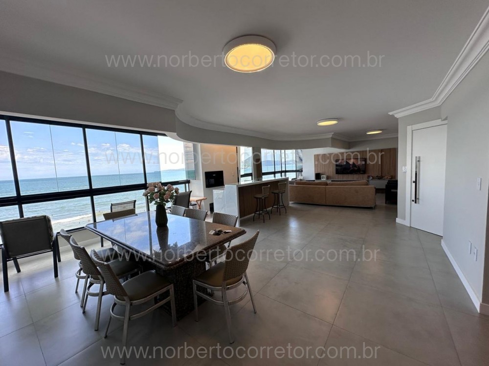 COBERTURA FRENTE MAR MEIA PRAIA