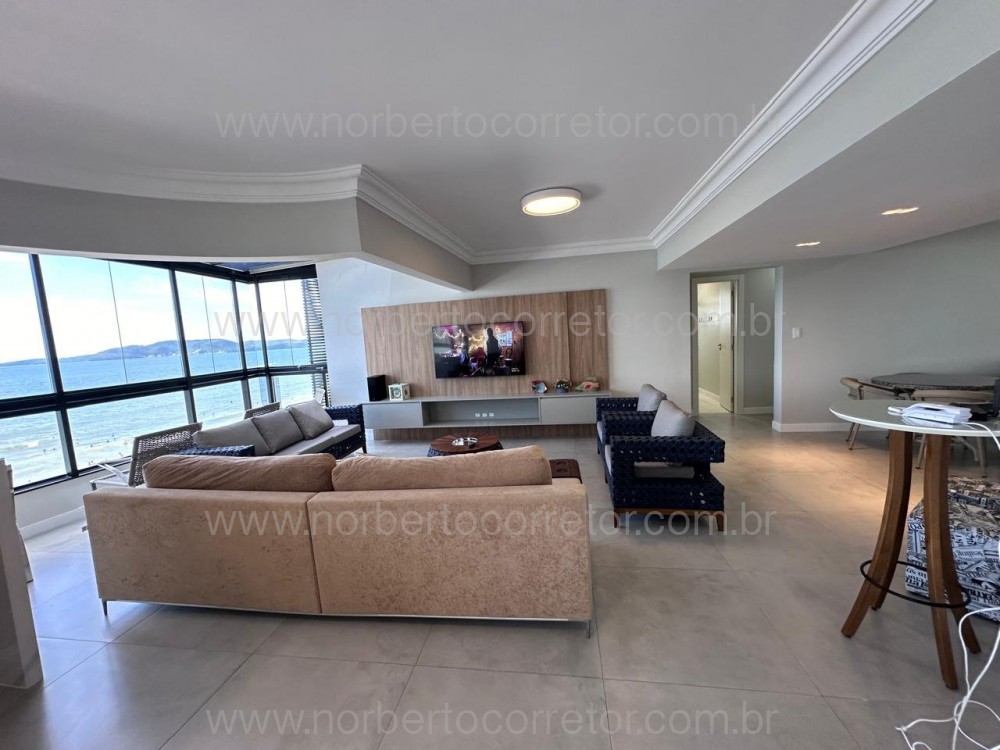 COBERTURA FRENTE MAR MEIA PRAIA