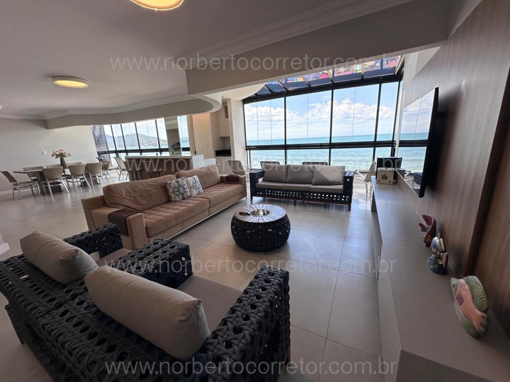 COBERTURA FRENTE MAR MEIA PRAIA