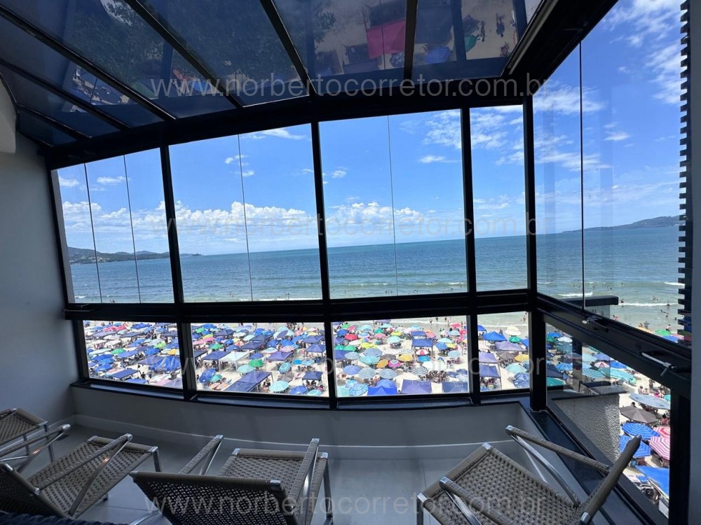 COBERTURA FRENTE MAR MEIA PRAIA