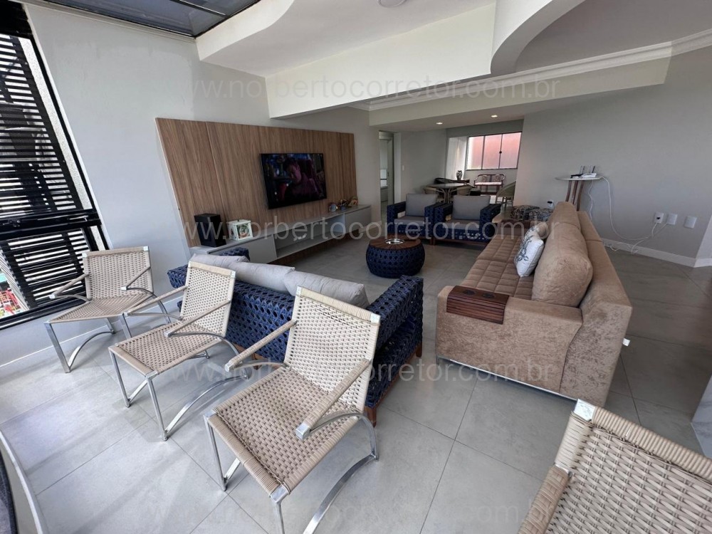 COBERTURA FRENTE MAR MEIA PRAIA