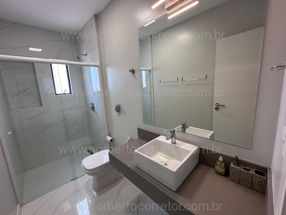 COBERTURA FRENTE MAR MEIA PRAIA