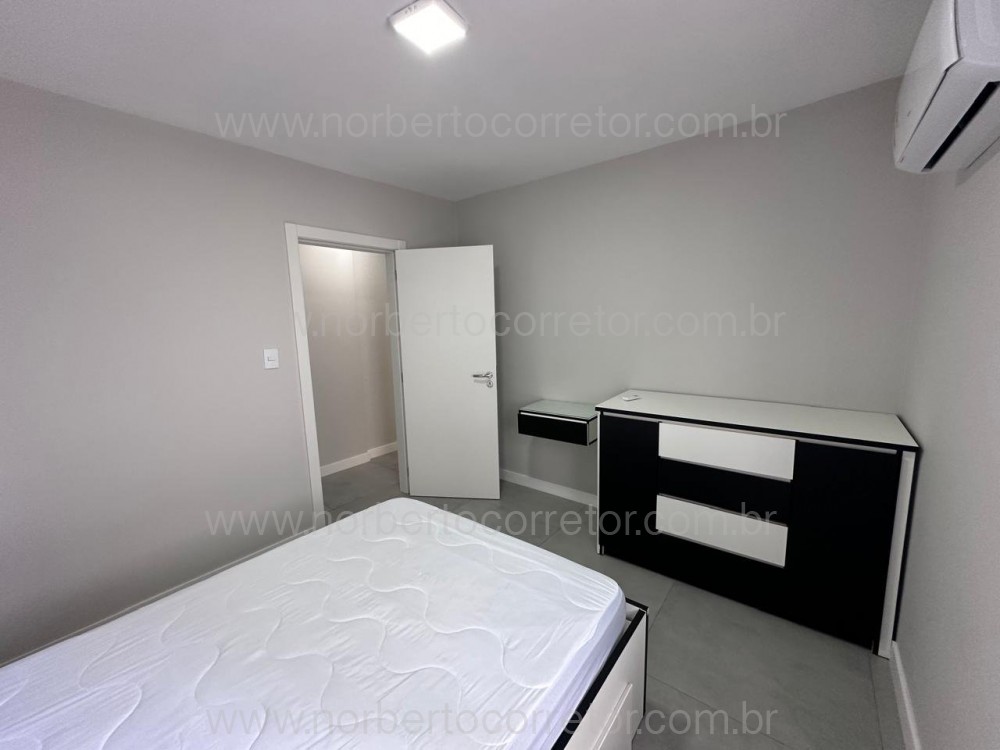 COBERTURA FRENTE MAR MEIA PRAIA