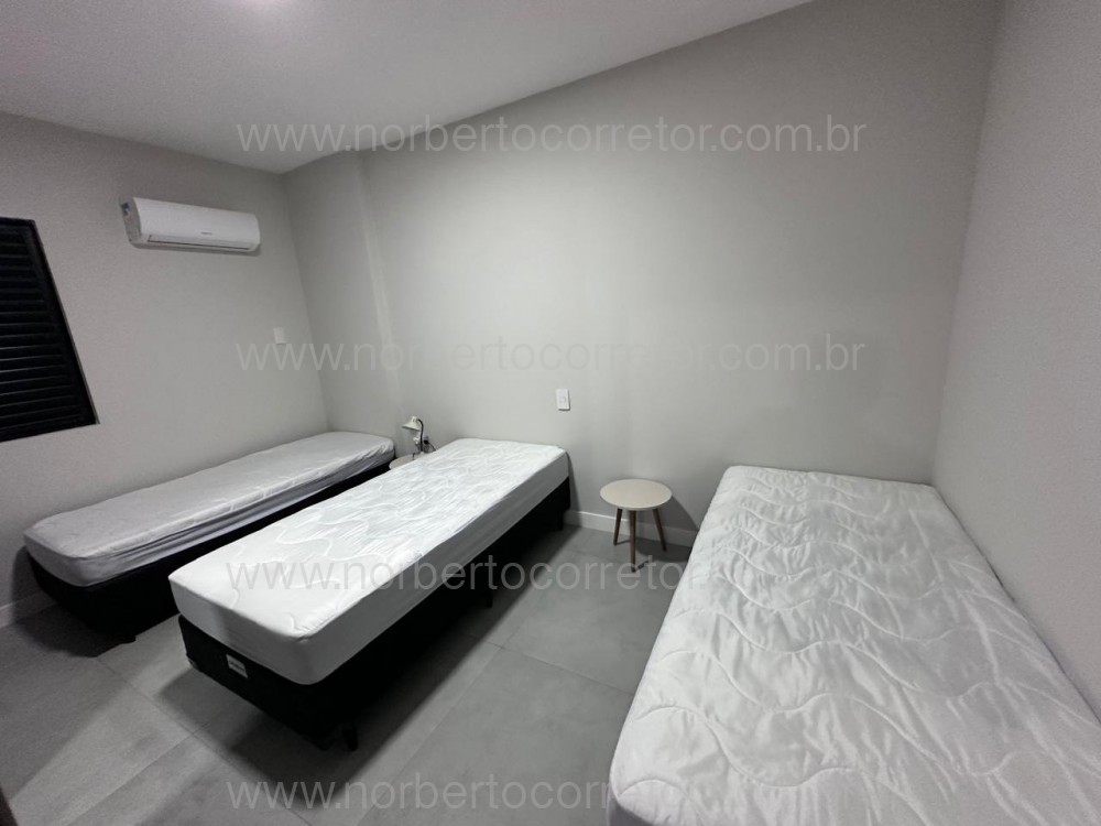 COBERTURA FRENTE MAR MEIA PRAIA