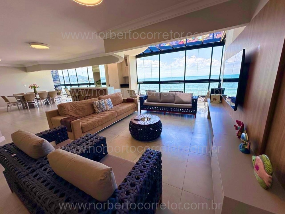 COBERTURA FRENTE MAR MEIA PRAIA