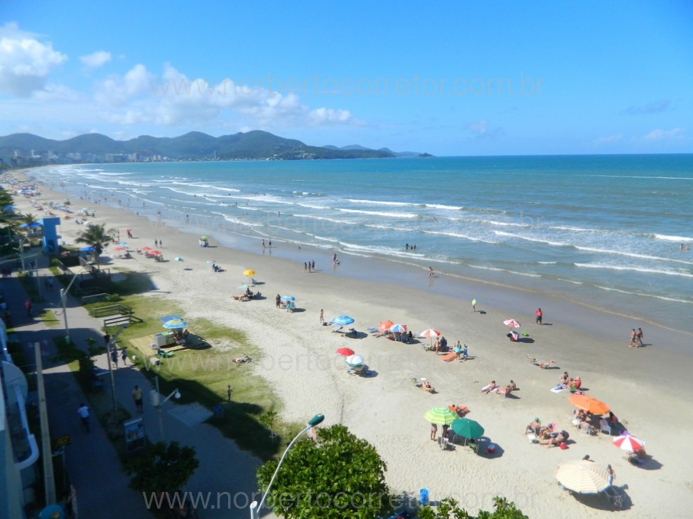 COBERTURA FRENTE MAR MEIA PRAIA