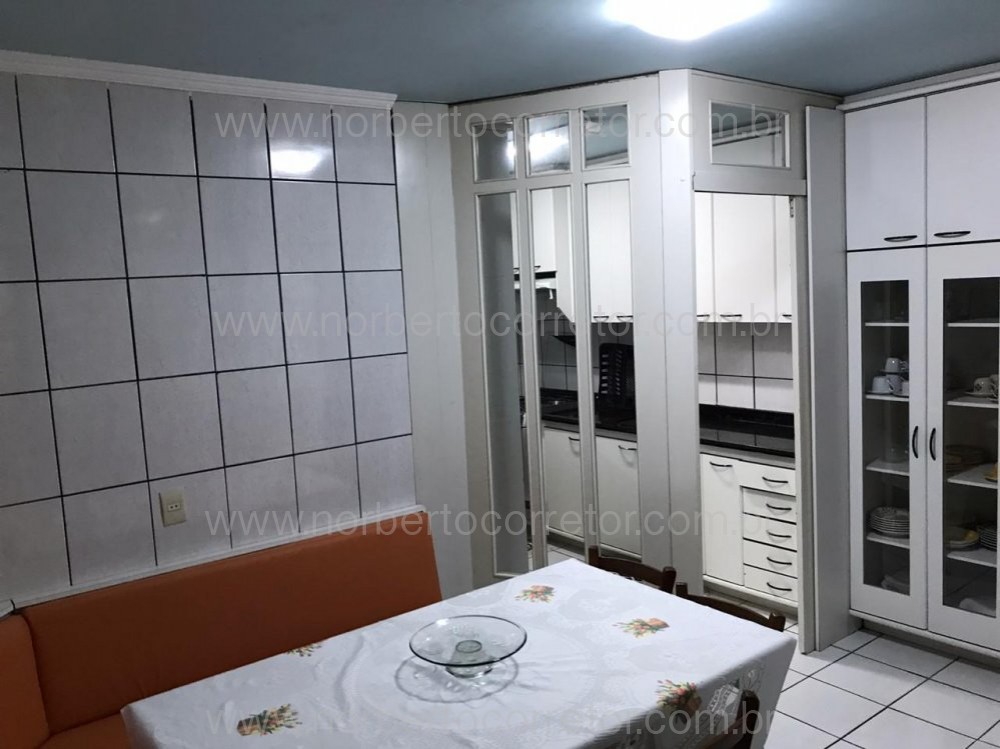 APARTAMENTO FRENTE MAR  MEIA PRAIA