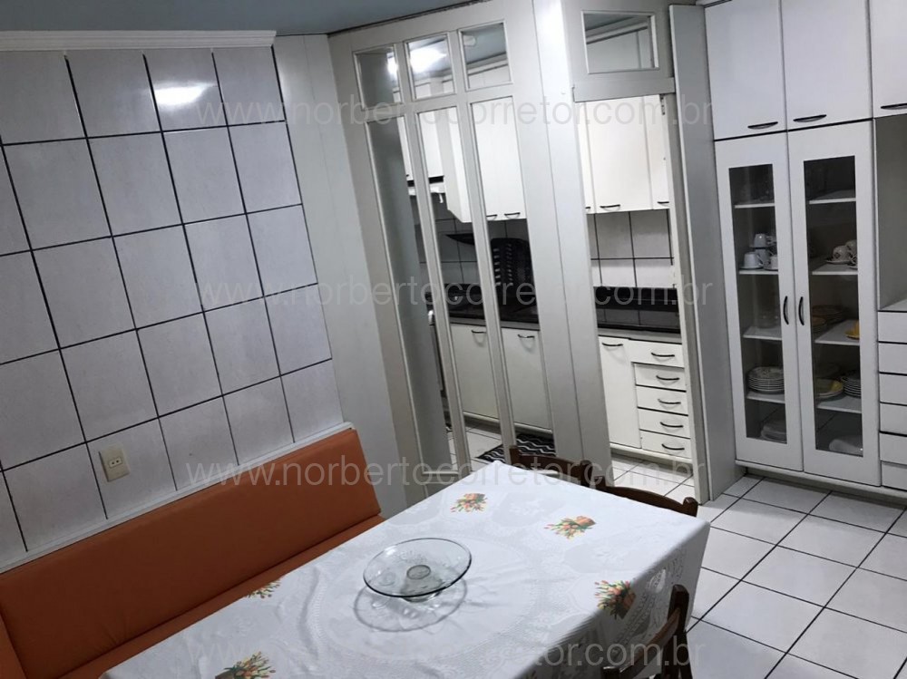 APARTAMENTO FRENTE MAR  MEIA PRAIA