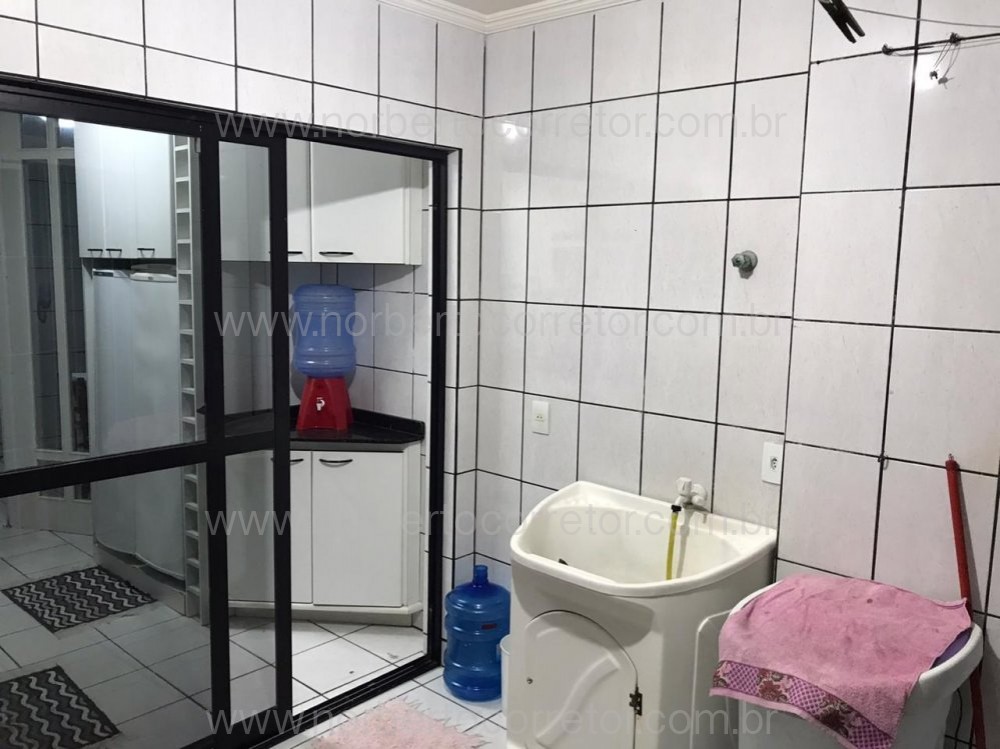 APARTAMENTO FRENTE MAR  MEIA PRAIA