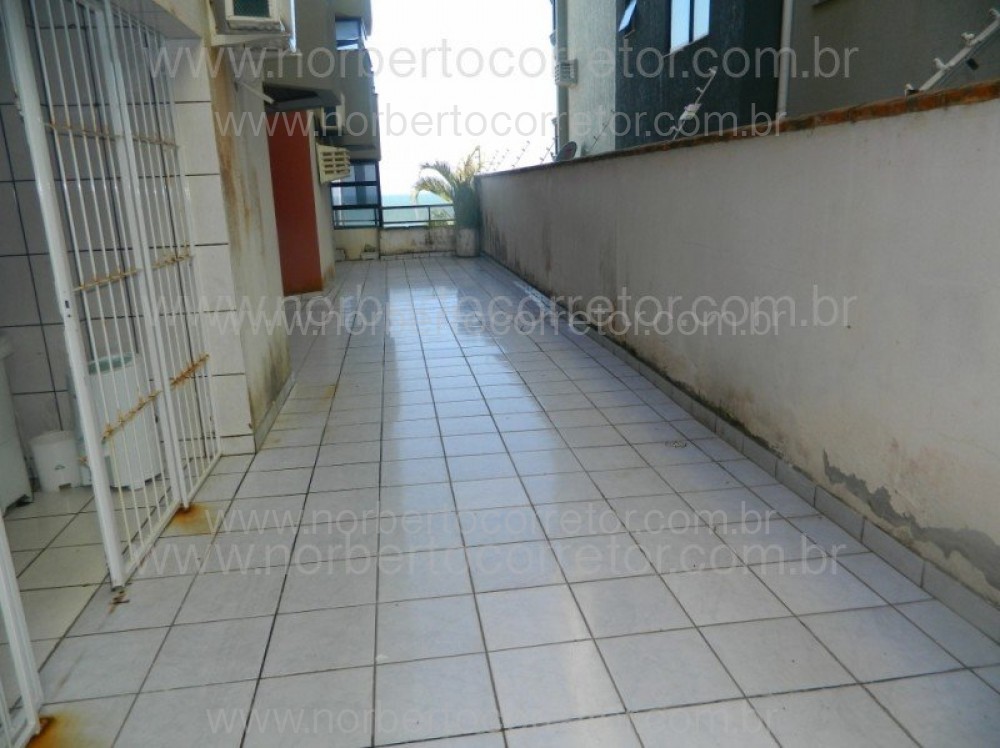 APARTAMENTO FRENTE MAR  MEIA PRAIA