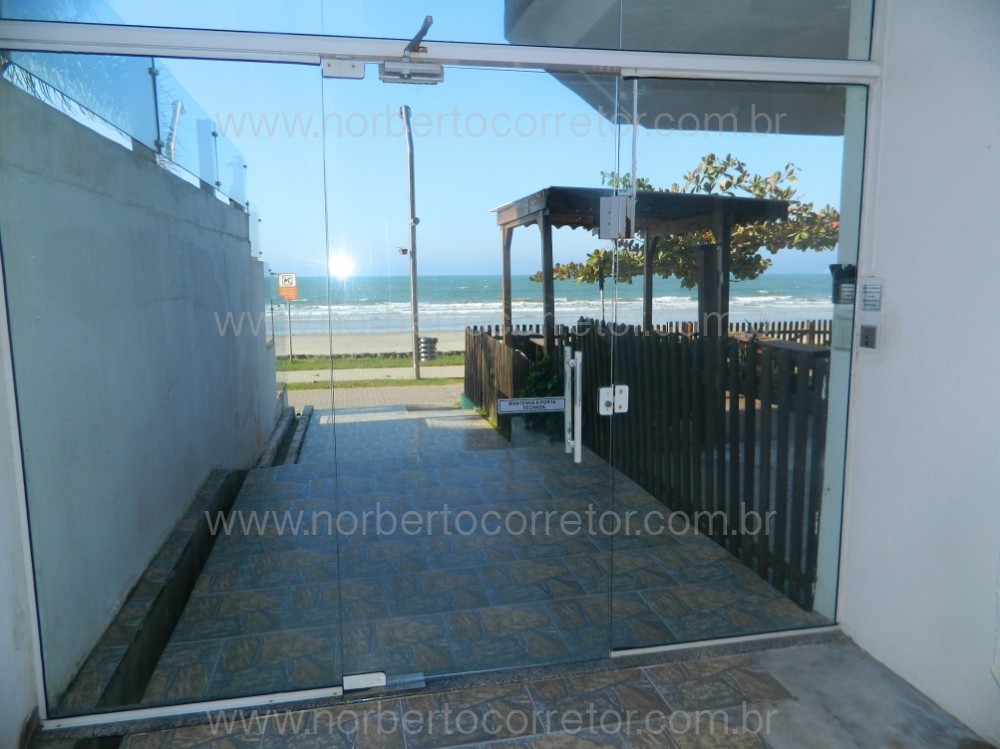 APARTAMENTO FRENTE MAR  MEIA PRAIA