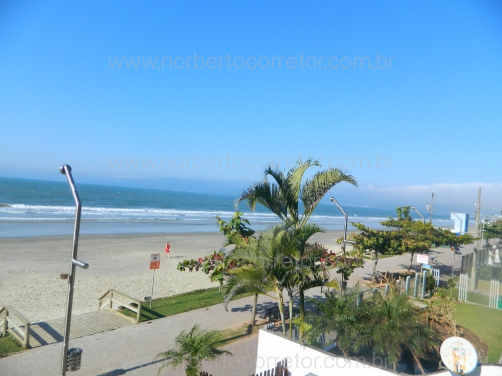 APARTAMENTO FRENTE MAR  MEIA PRAIA