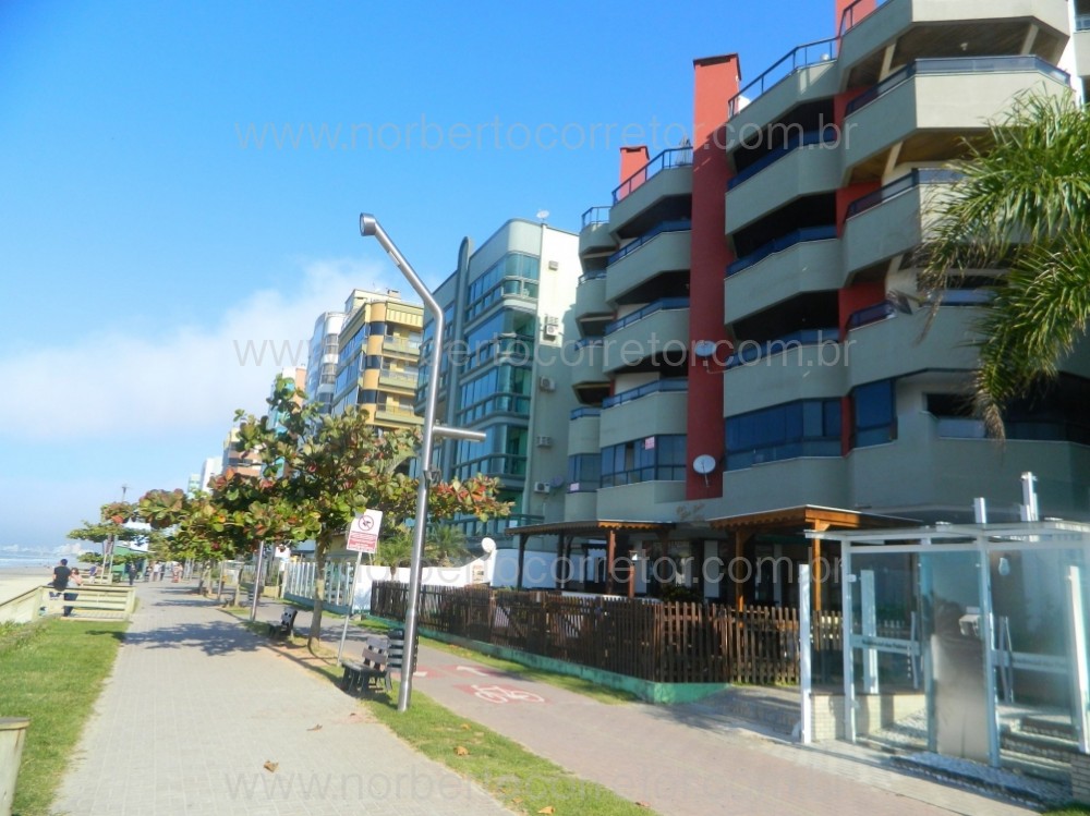 APARTAMENTO FRENTE MAR  MEIA PRAIA