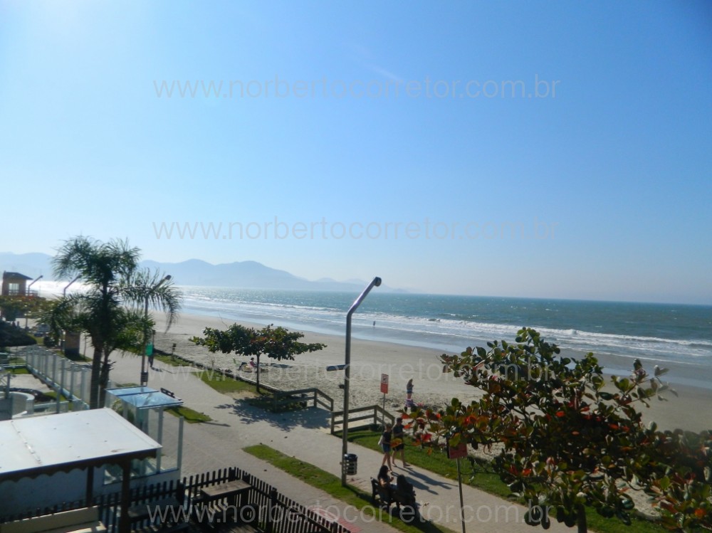 APARTAMENTO FRENTE MAR  MEIA PRAIA