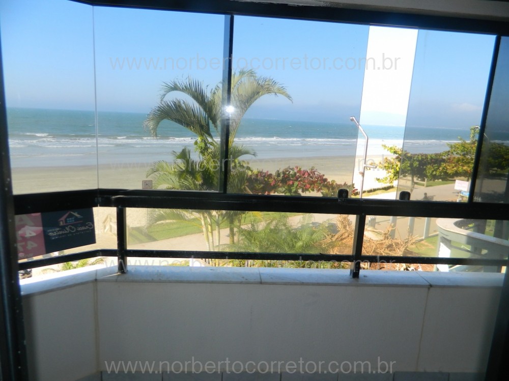 APARTAMENTO FRENTE MAR  MEIA PRAIA
