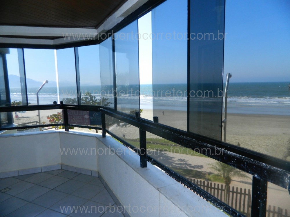 APARTAMENTO FRENTE MAR  MEIA PRAIA